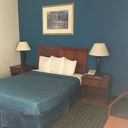 Rodeway Inn Greenfield Dış mekan fotoğraf