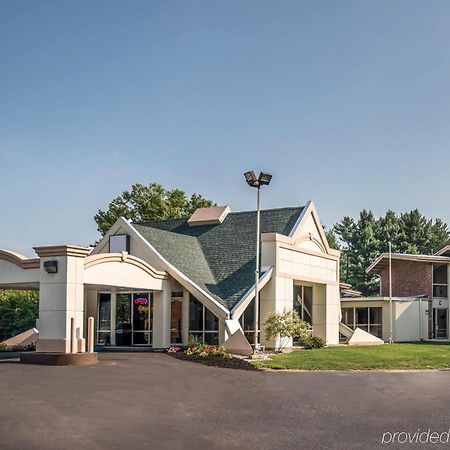 Rodeway Inn Greenfield Dış mekan fotoğraf