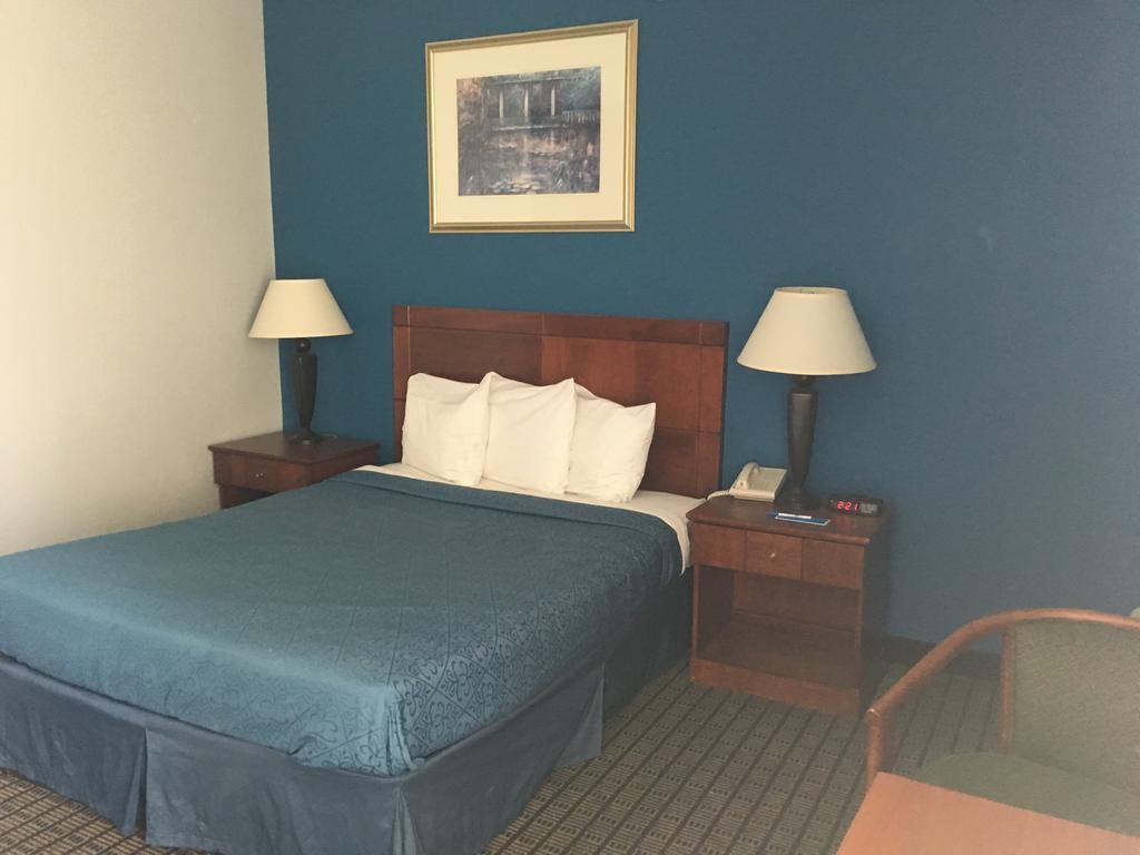 Rodeway Inn Greenfield Dış mekan fotoğraf