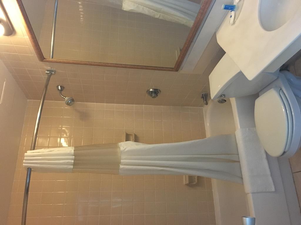 Rodeway Inn Greenfield Dış mekan fotoğraf