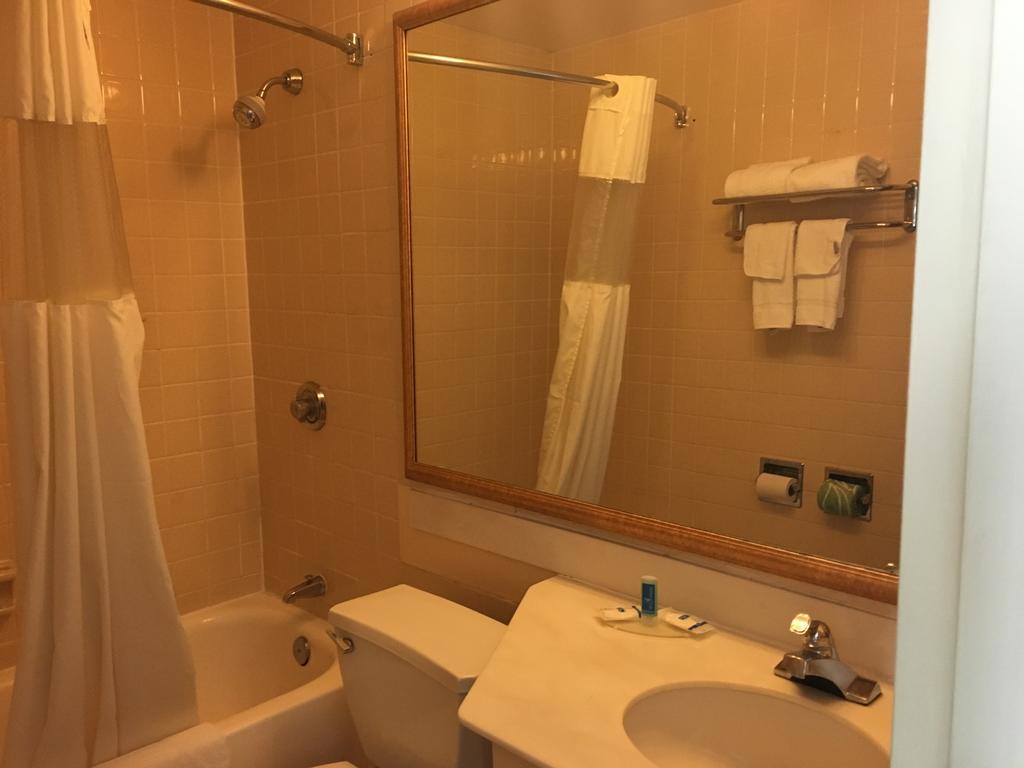 Rodeway Inn Greenfield Dış mekan fotoğraf