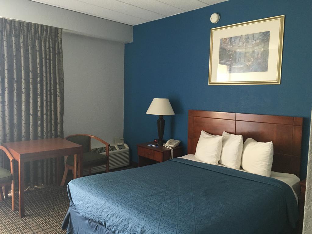 Rodeway Inn Greenfield Dış mekan fotoğraf
