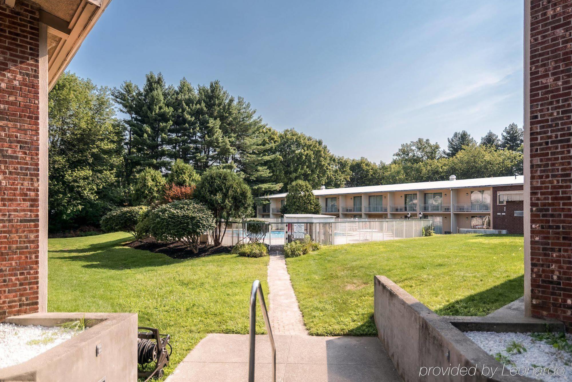Rodeway Inn Greenfield Dış mekan fotoğraf