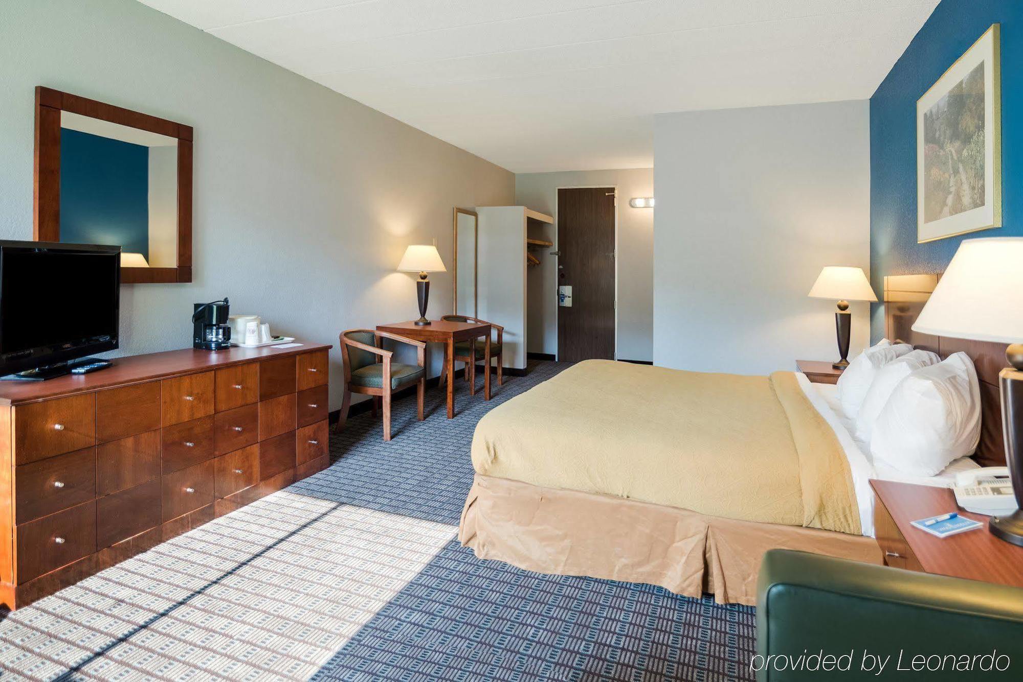 Rodeway Inn Greenfield Dış mekan fotoğraf