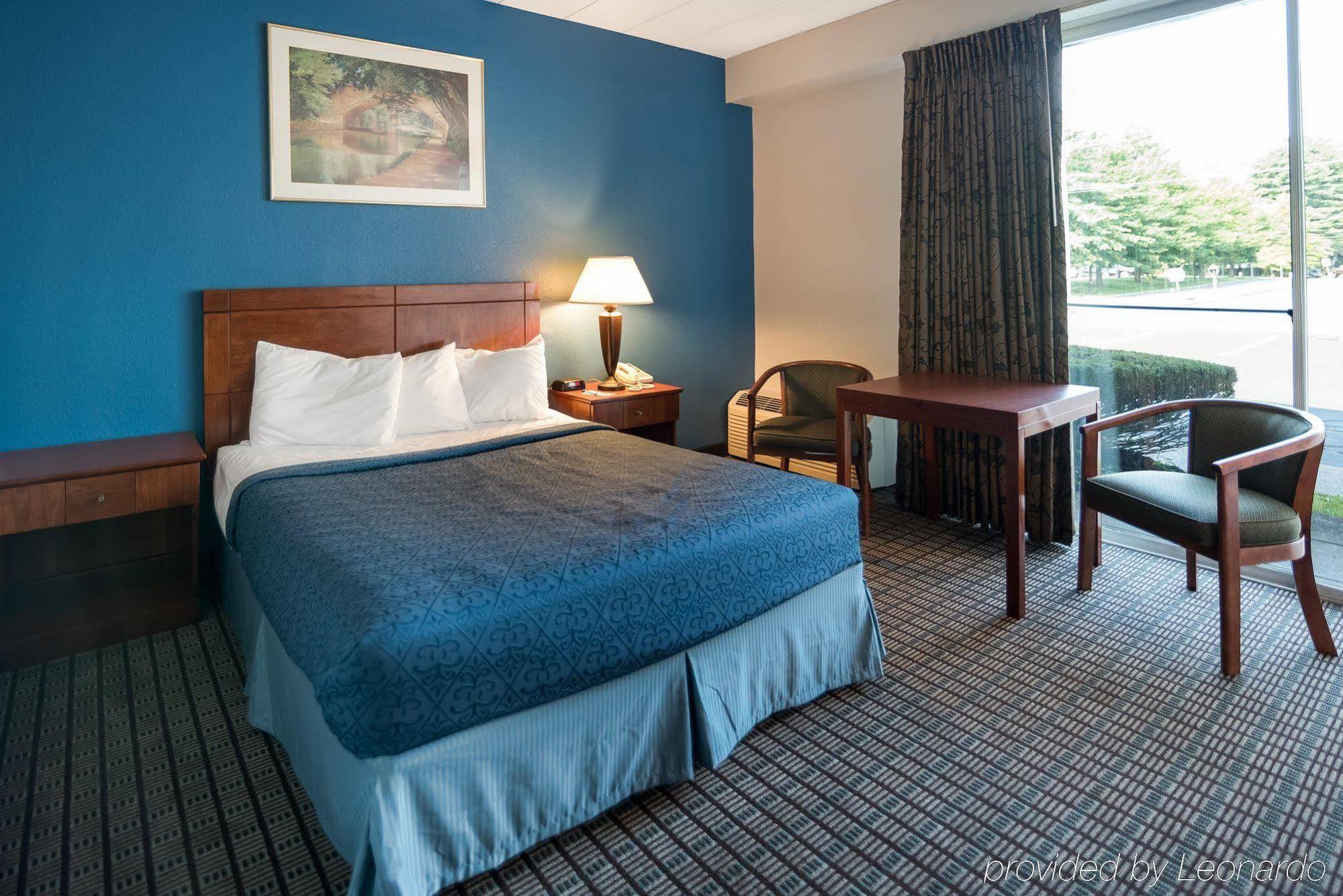 Rodeway Inn Greenfield Dış mekan fotoğraf