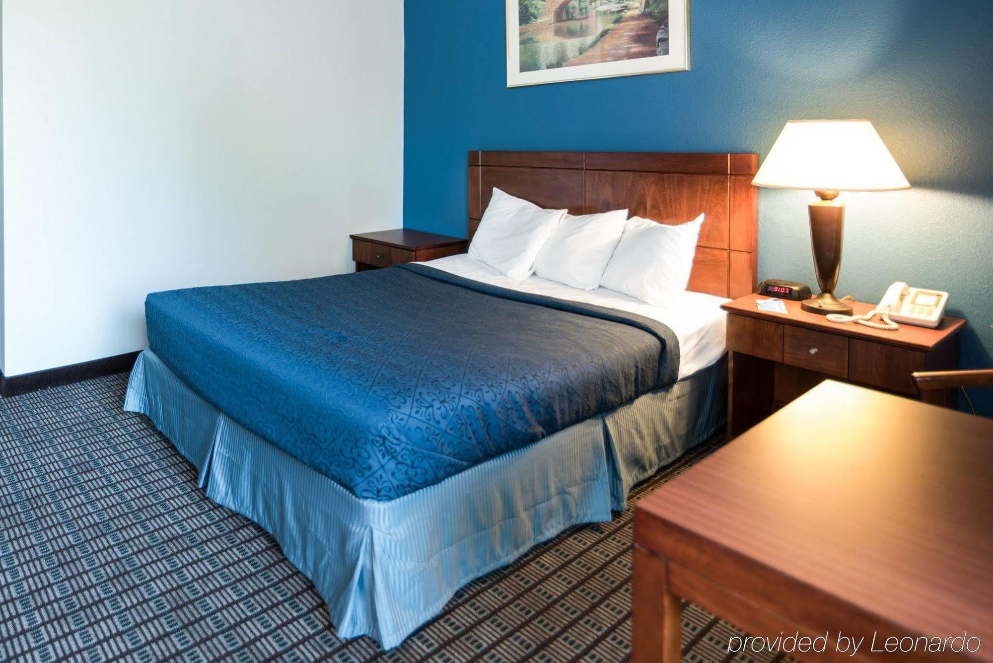 Rodeway Inn Greenfield Dış mekan fotoğraf