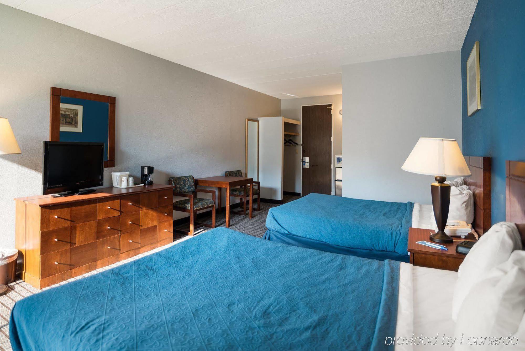 Rodeway Inn Greenfield Dış mekan fotoğraf