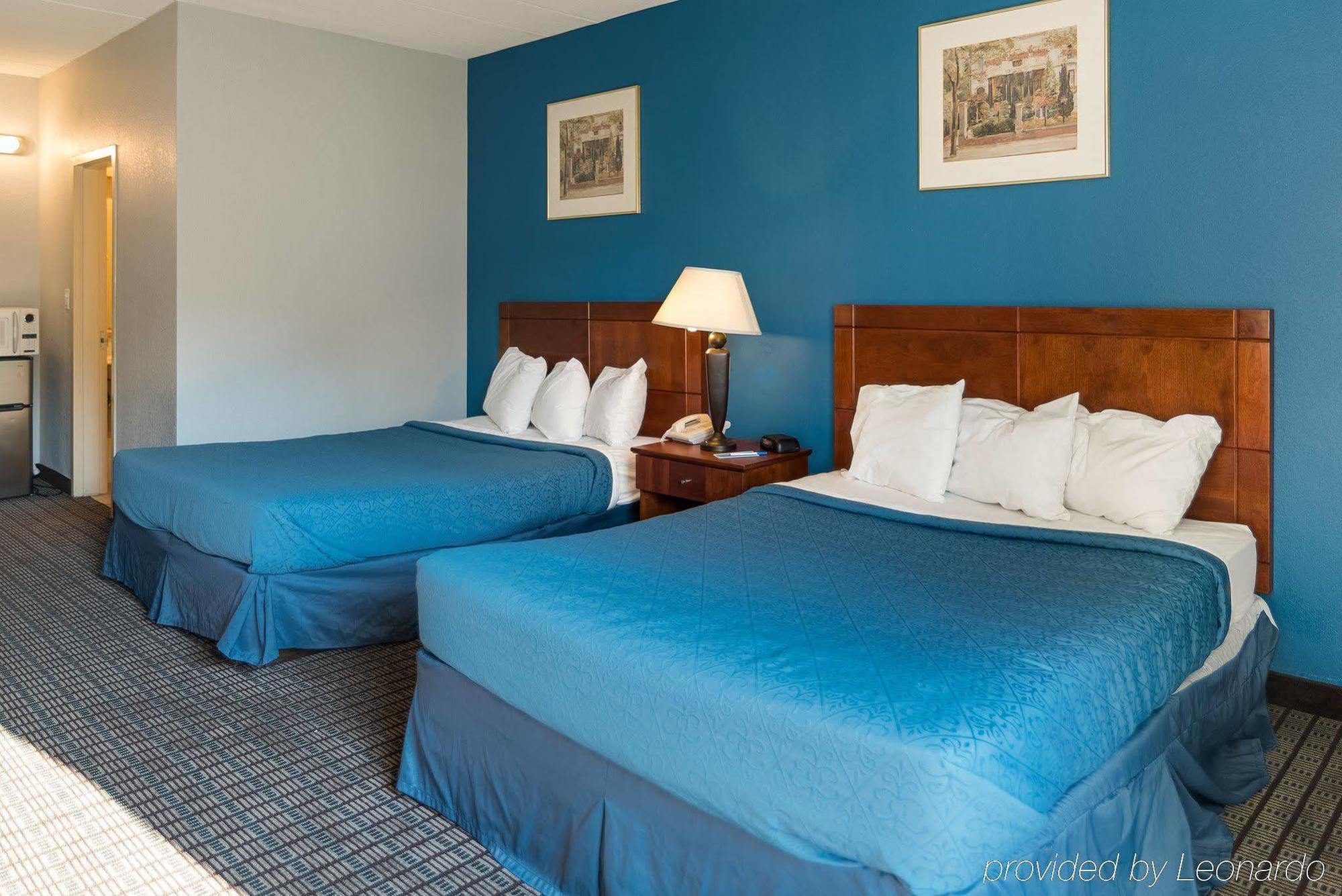 Rodeway Inn Greenfield Dış mekan fotoğraf