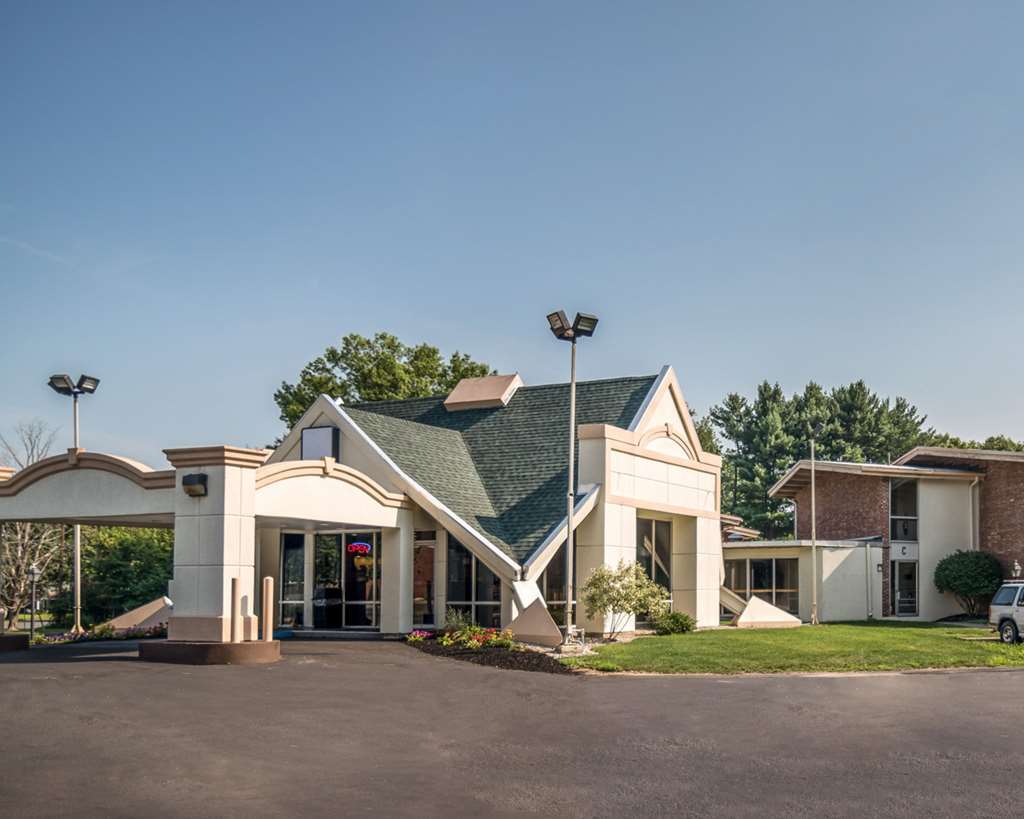 Rodeway Inn Greenfield Dış mekan fotoğraf