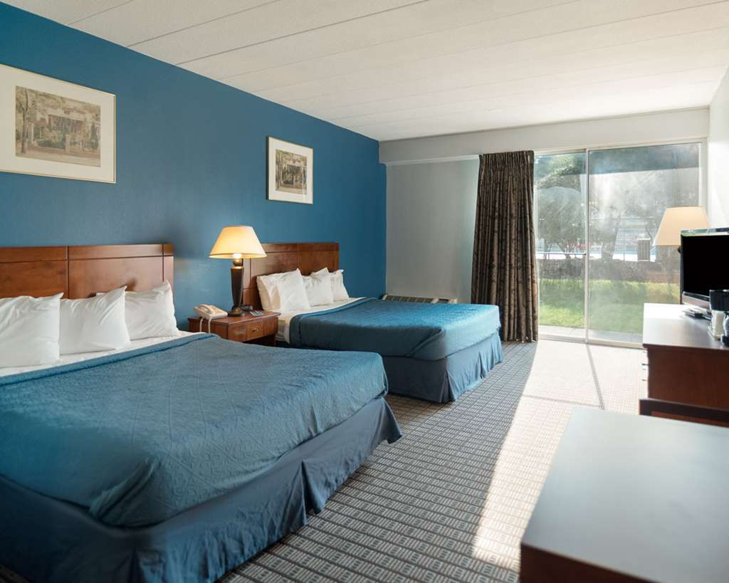 Rodeway Inn Greenfield Oda fotoğraf